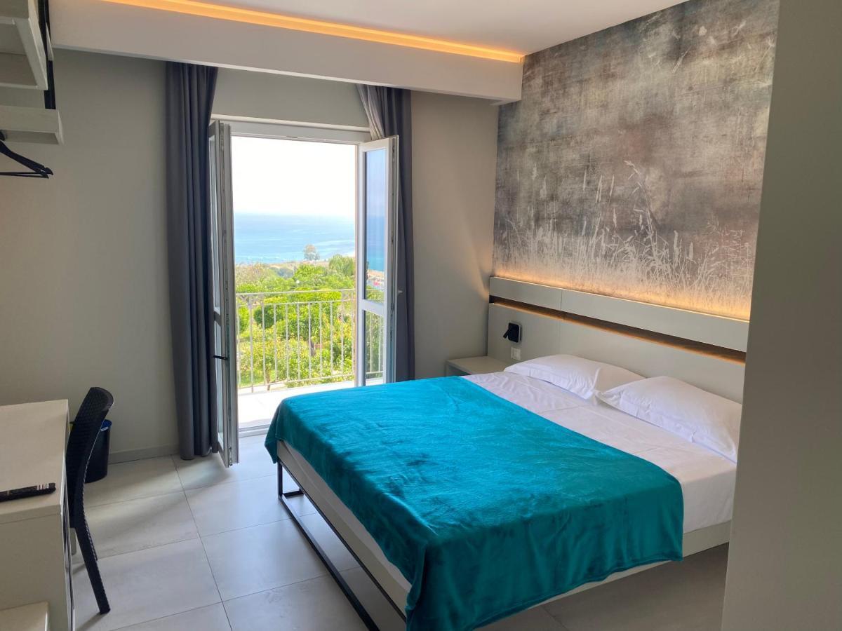 Aether Suites Tropea - Free Private Parking Exteriör bild