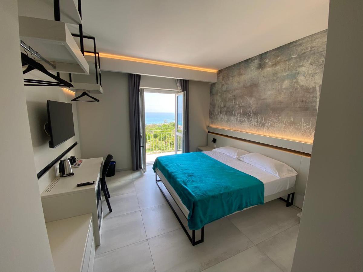 Aether Suites Tropea - Free Private Parking Exteriör bild